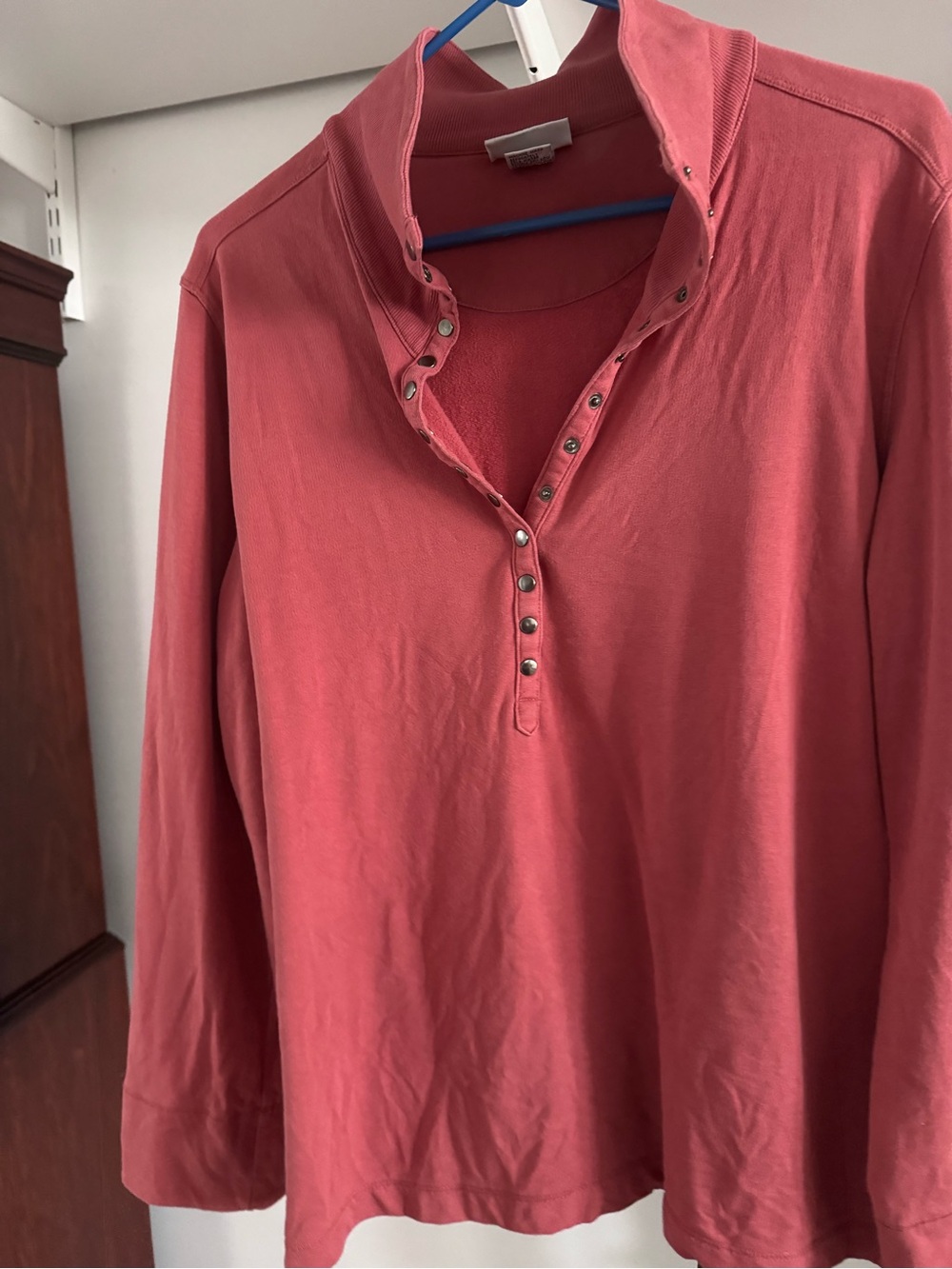 Classic Women’s Collared Baggy Henley Top in Dusty Rose